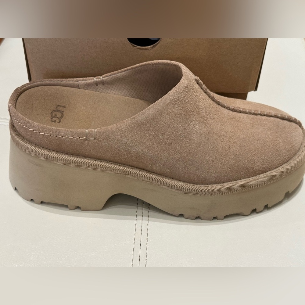 UGG New heights Clog in sand